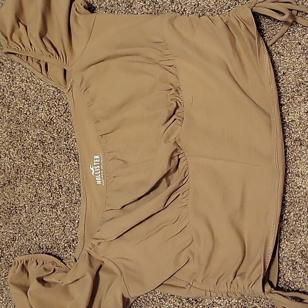 Hollister crop top